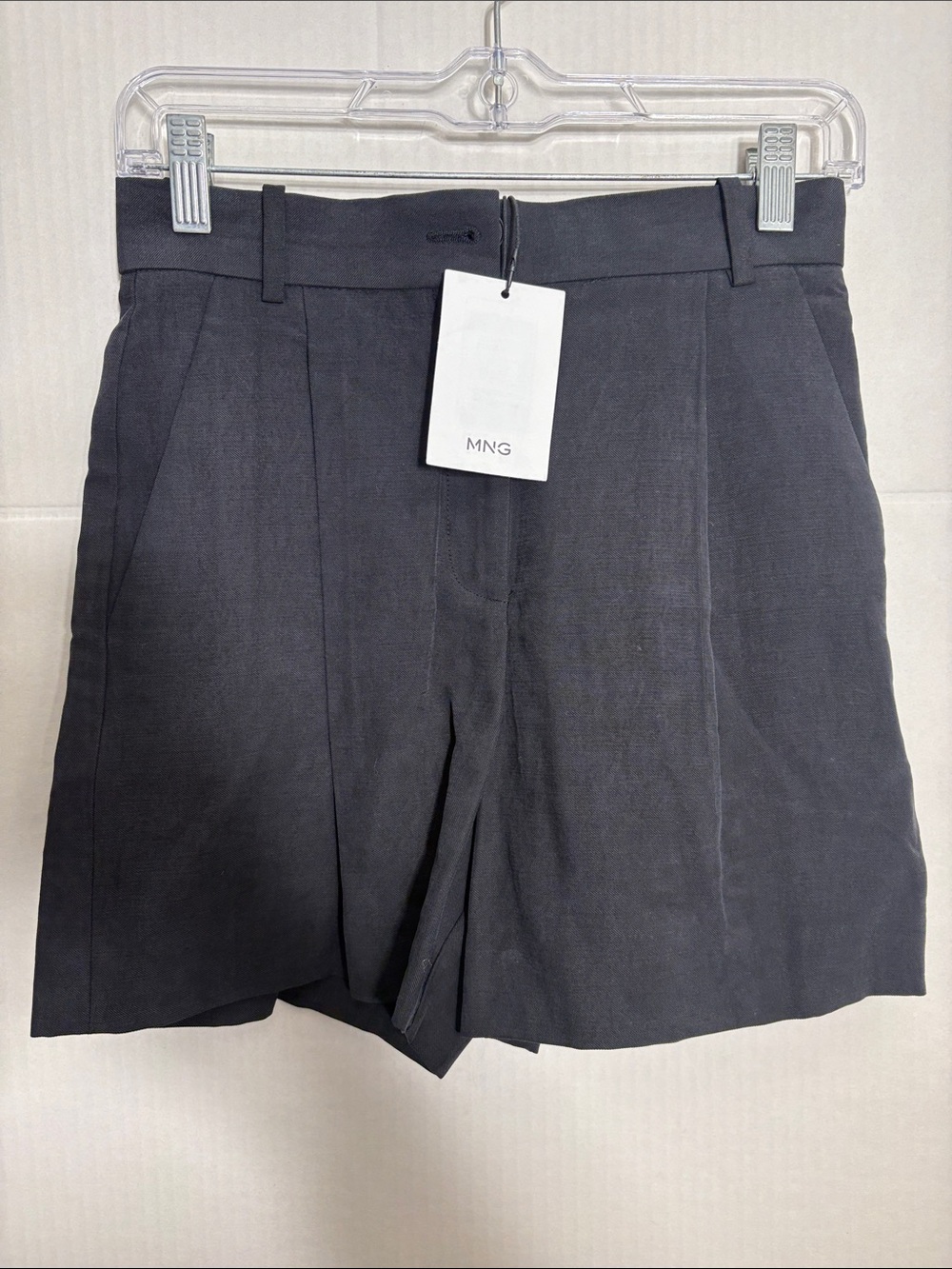 Mango High-Waist Pleated Black Shorts 1431